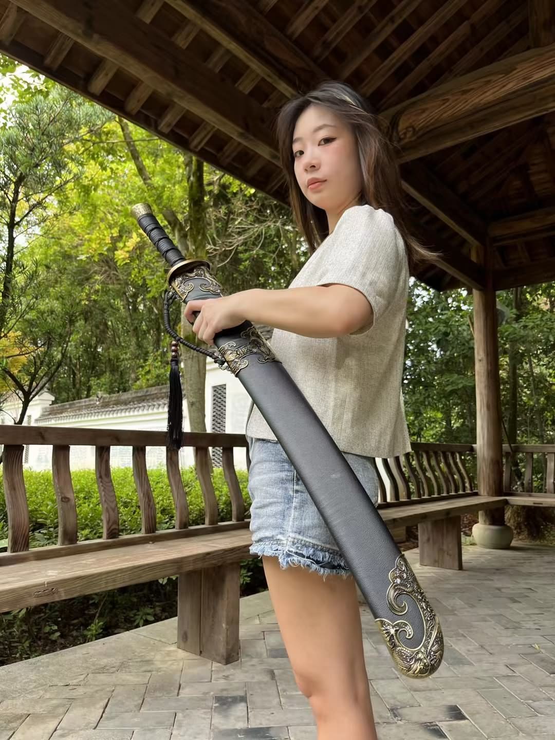 Premium Chinese Broadsword - 7Cr17MOV Stainless Steel Blade | Alloy Fittings | Synthetic Leather Wrapped Wooden Handle