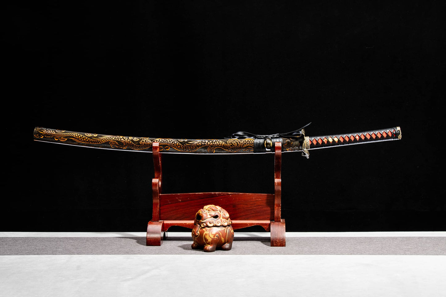 Kotesugiri-Style Katana – 40.7″ T10 Clay-Tempered Blade with Lacquered Wood Saya