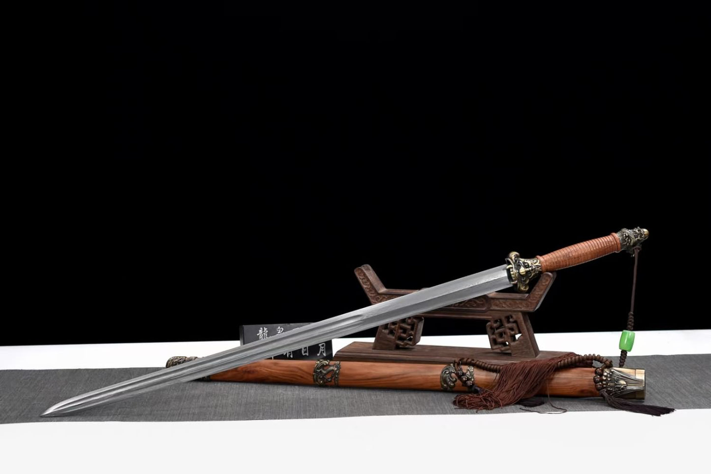 Loong sword,Forged Damascus steel blade,Alloy fittings,Rosewood scabbard