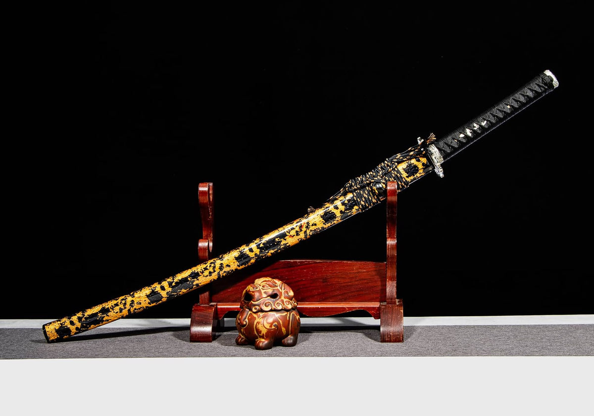 Wootz Steel Hamon Katana – 40.9″ with Black-Gold Lacquer Saya