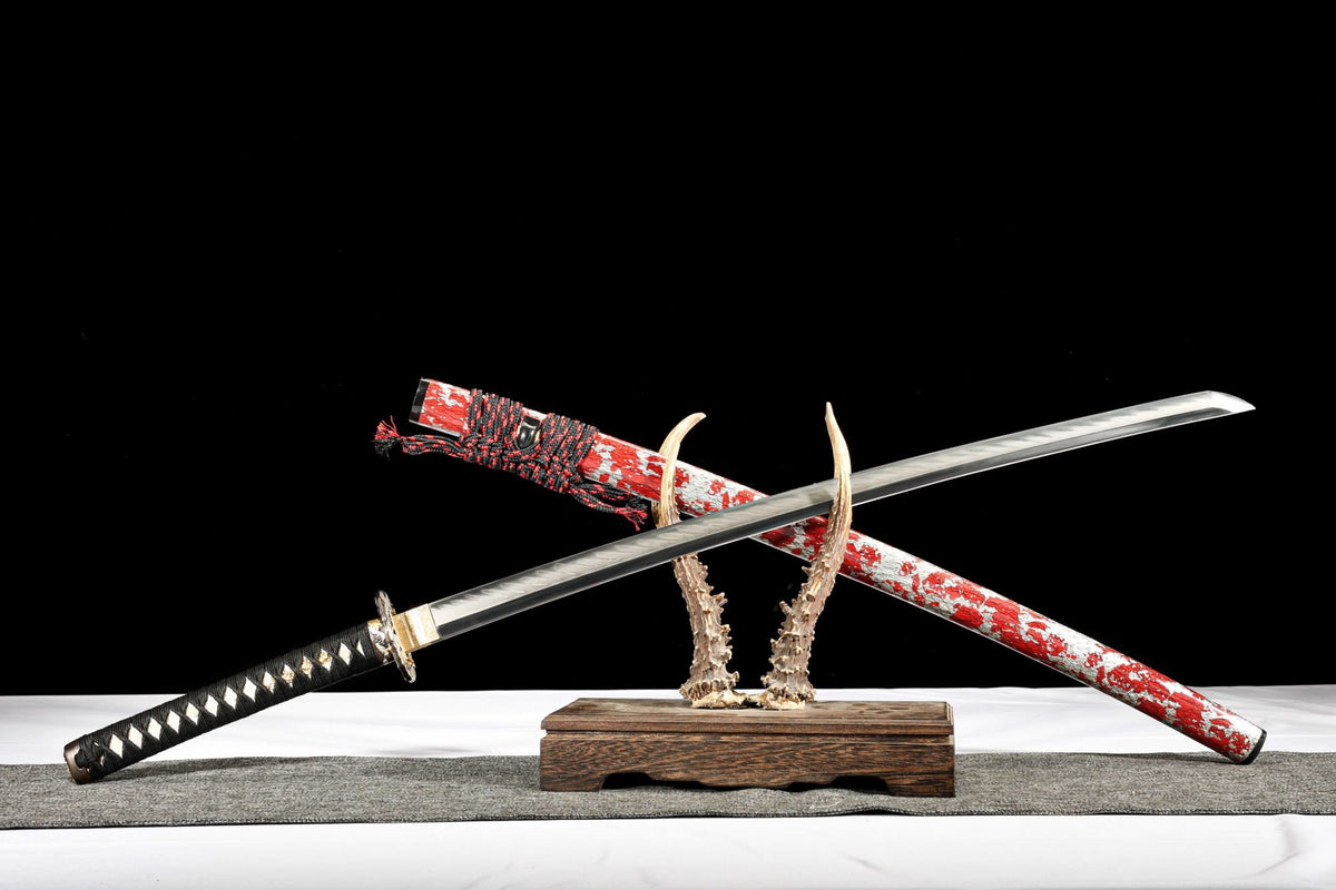 Luxury T10 Clay Tempered Katana – Gold Foil Lacquer Scabbard with Dragon Motif & Real Hamon Blade - Chinese Sword store