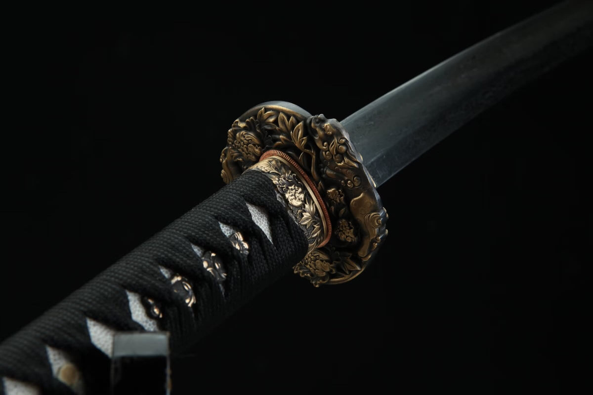 Folded Damascus Tachi — 28.7″ Blade, Ebony Saya, Carved Copper Fittings