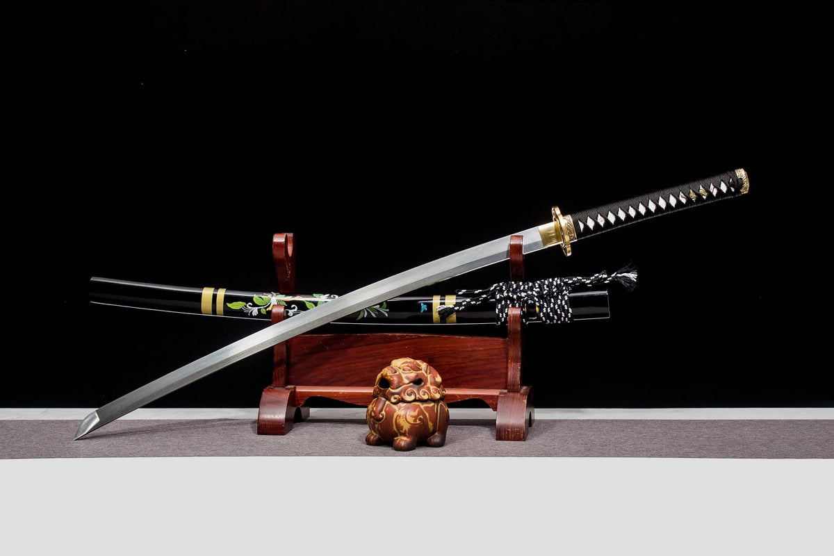 Damascus-Pattern Katana – 40.6″ Pattern-Welded Blade, Black Lacquer Saya & Brass Fittings