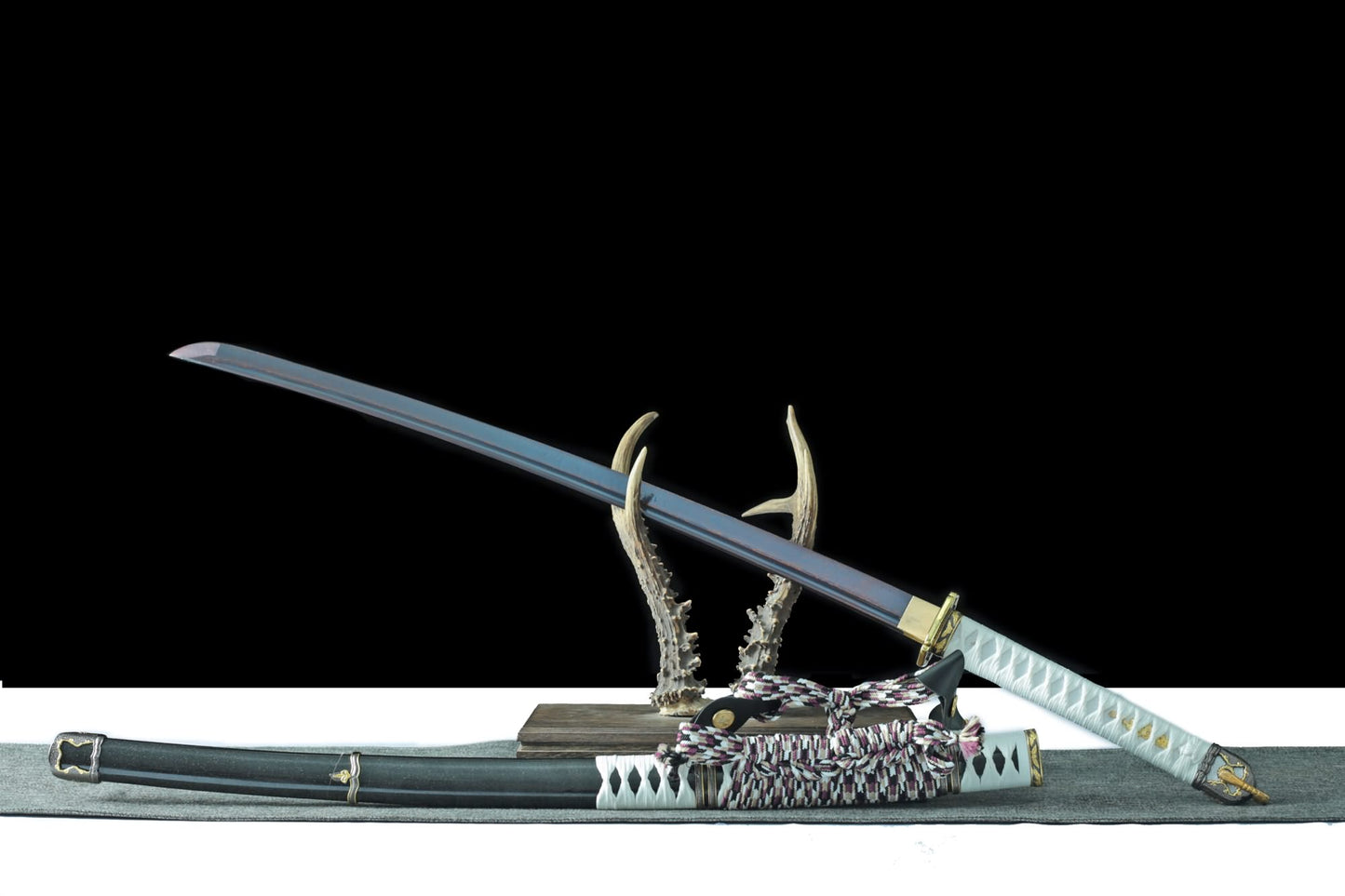 Japanese Sakura Tachi Sword – Patterned Steel Blade, Piano Lacquer Scabbard - Chinese Sword store