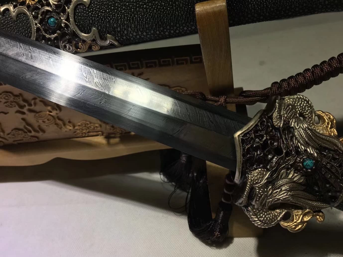 Rosefinch Sword,Forged Damascus Steel Blade,Black Skin Scabbard
