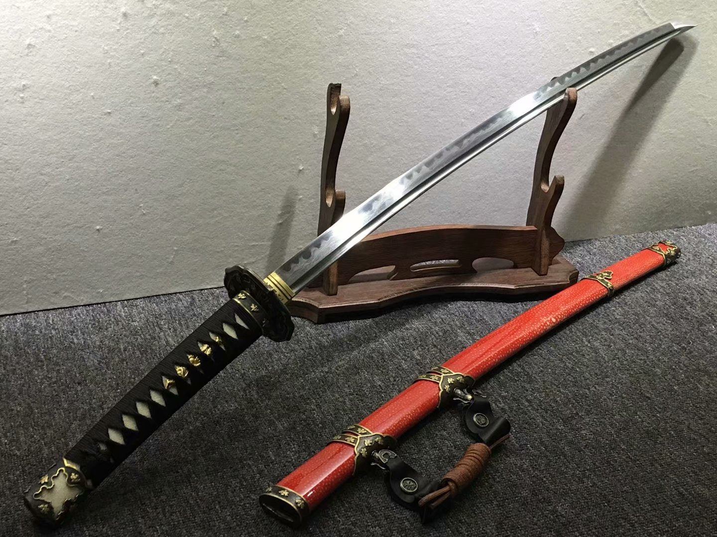 Tachi,Red skin scabbard,Damascus steel burn blade,Brass,Full tang - Chinese sword shop