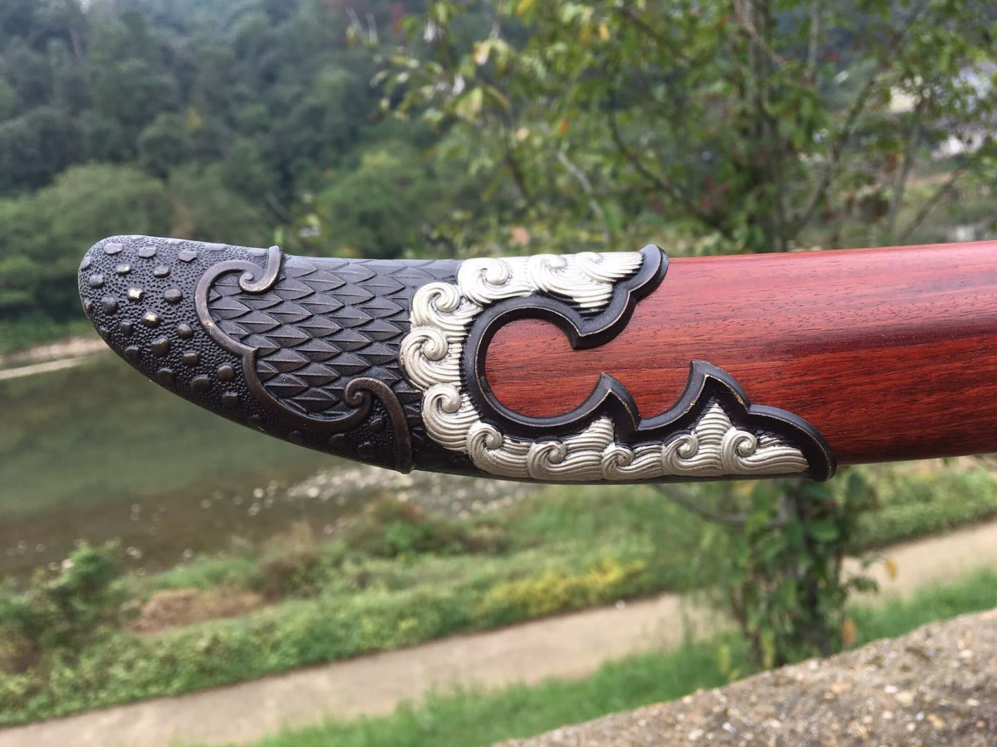 Crimson Dragon Qingdao | Hand-Forged Seven-Plate High-Carbon Steel Chinese Saber with Brass Fittings & Bloodwood Scabbard