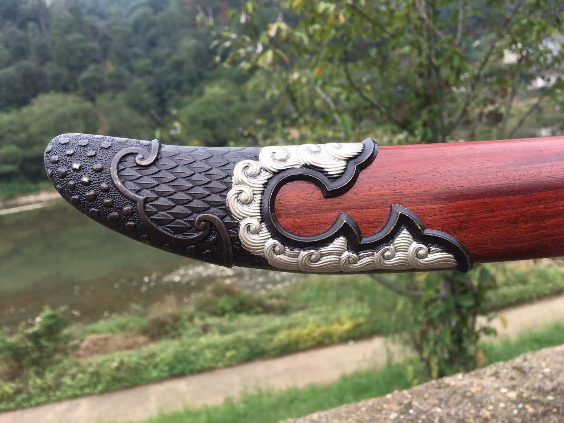 Crimson Dragon Qingdao | Hand-Forged Seven-Plate High-Carbon Steel Chinese Saber with Brass Fittings & Bloodwood Scabbard