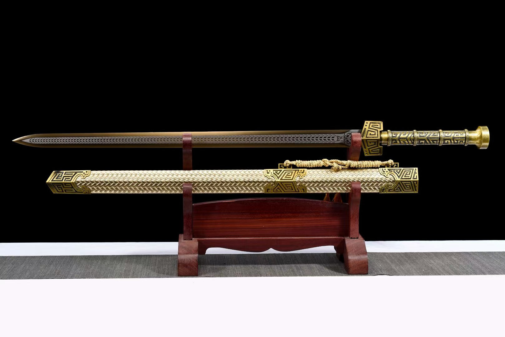 Qin King Jian | Hand-Forged High Manganese Steel Chinese Sword with Qin-Style Alloy Fittings & Gold Scabbard