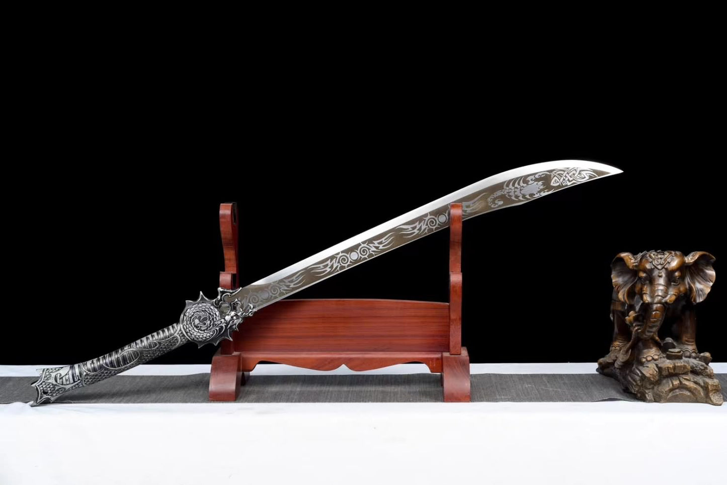 Dadao Cow-Tail Sword with Forged High Carbon Steel Blade-PU Scabbard and Black Alloy Fittings
