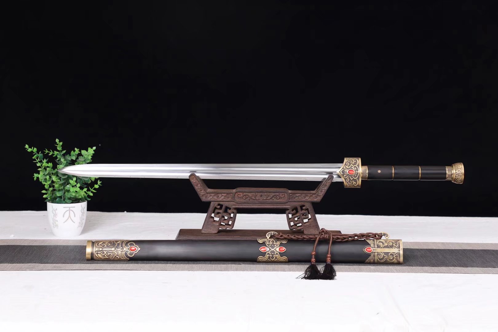 Yue King Jian | Hand-Forged Twisted-Pattern High Manganese Steel Chinese Sword with Brass Fittings & Ebony Scabbard - Chinese Sword store