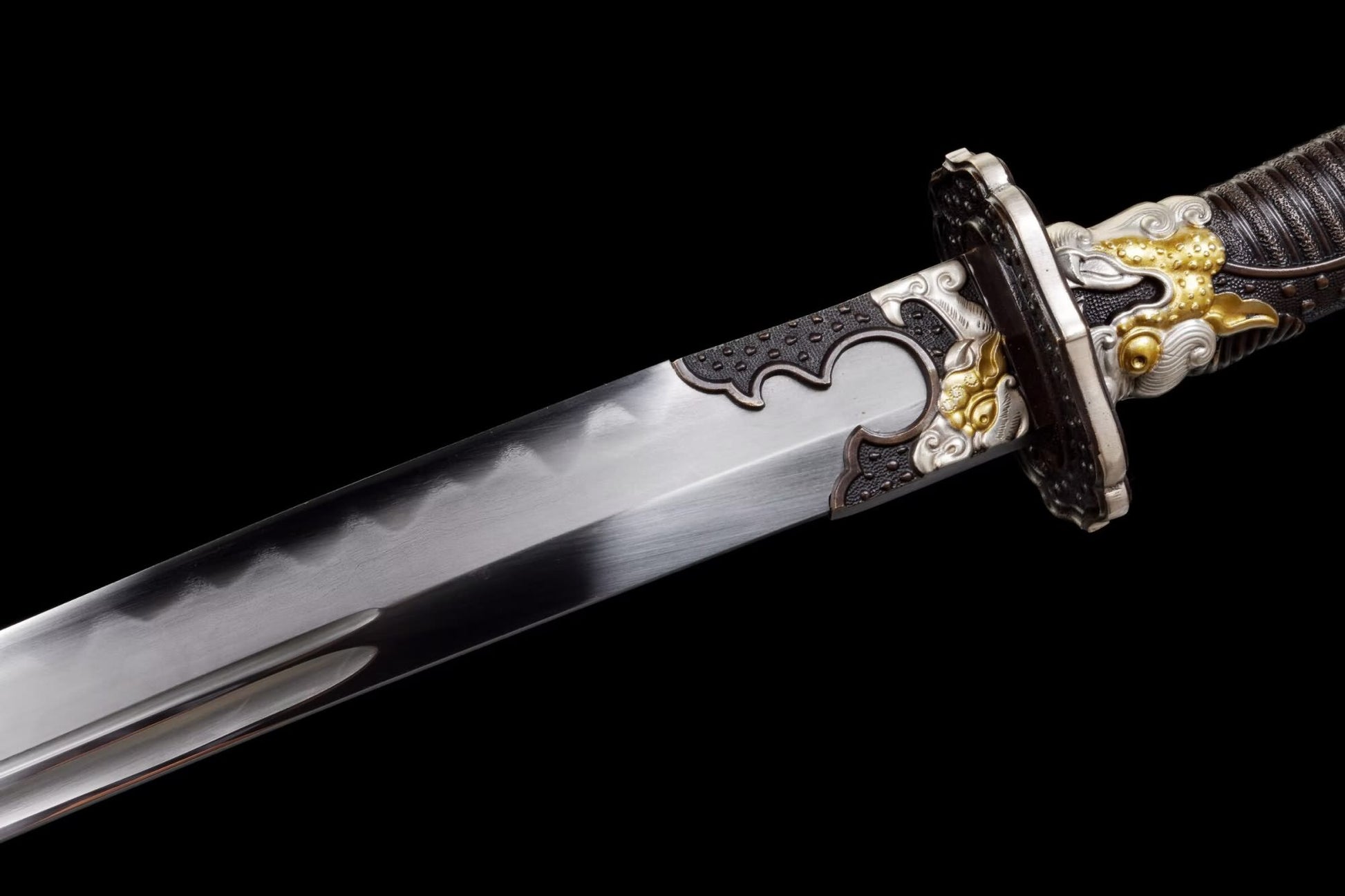 Red Dragon Qing Dao | Hand-Forged Multi-Layer Composite Steel Chinese Saber with Brass Fittings & Camphor Wood Scabbard