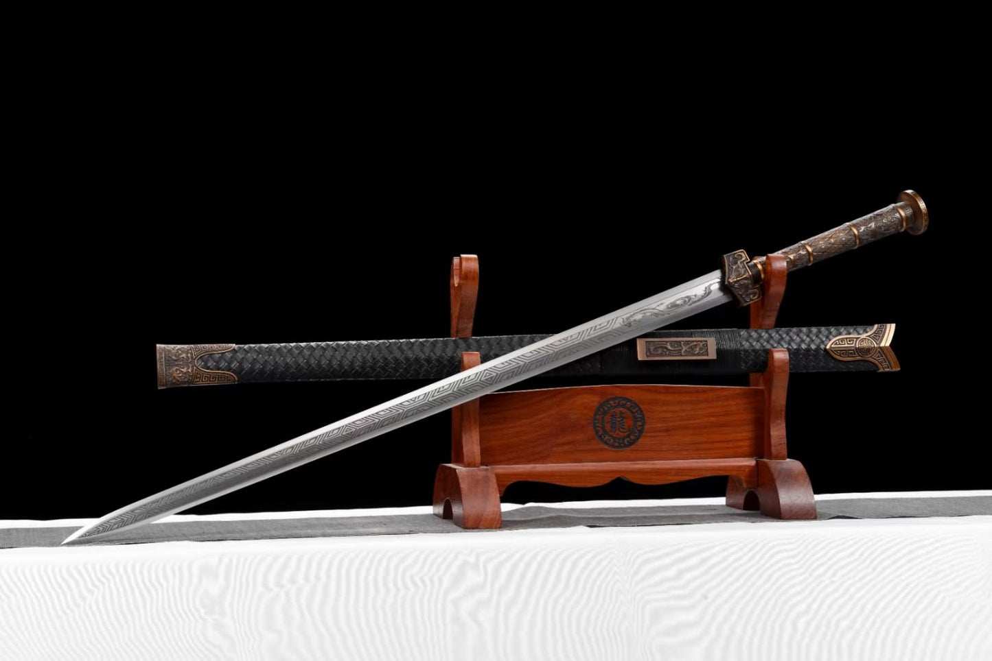 Longyuan jian Sword Forged High Carbon Steel Etched Blade,Alloy Fittings,Solid Wood Scabbard