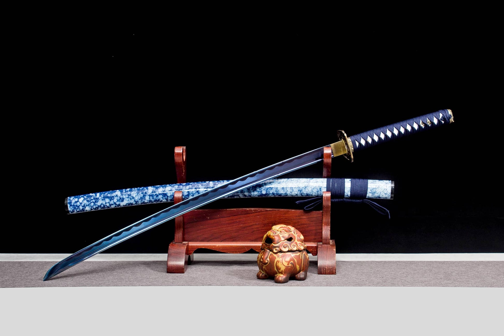 Blue Ice-Lacquer Katana – 41.1″ Manganese-Steel Blade, Navy Cord Wrap