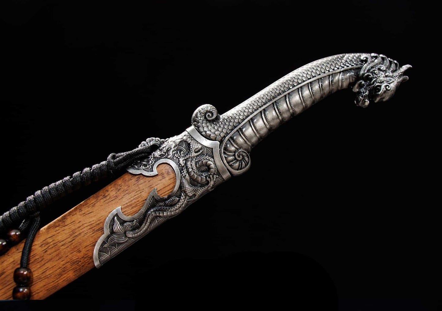 Longxiao Dragon Curved Dao – 32.3″ Manganese Steel, Dyed Wood Scabbard