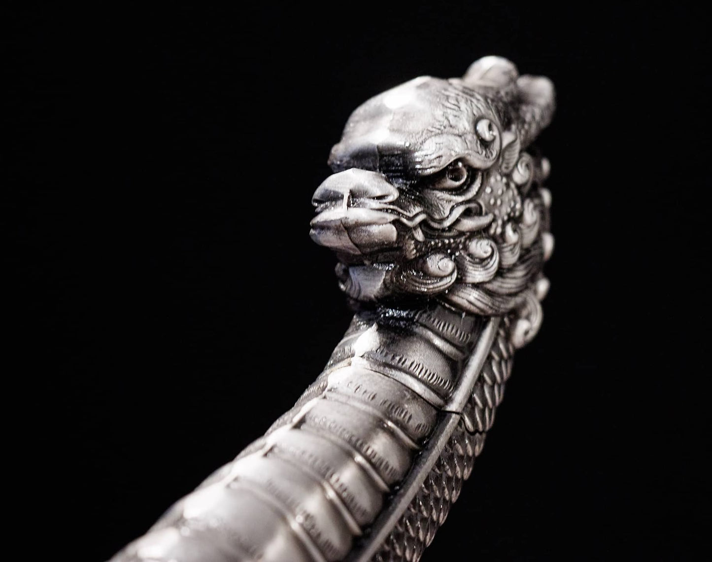 Longxiao Dragon Curved Dao – 32.3″ Manganese Steel, Dyed Wood Scabbard