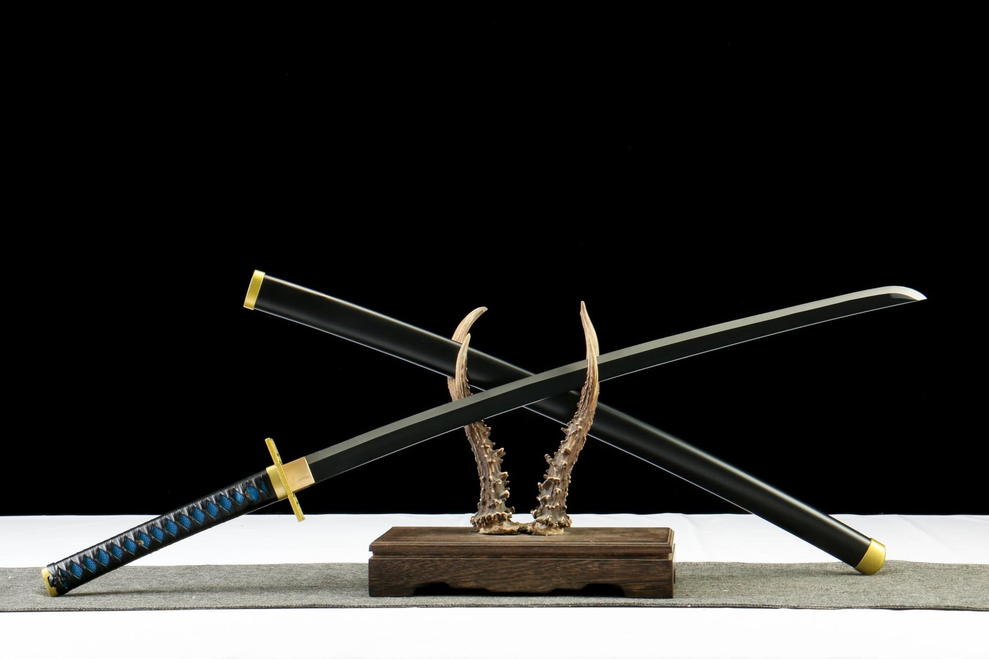 Anime Style Japanese Katana – 1045 Carbon Steel Blade with Blackened Finish - Chinese Sword store