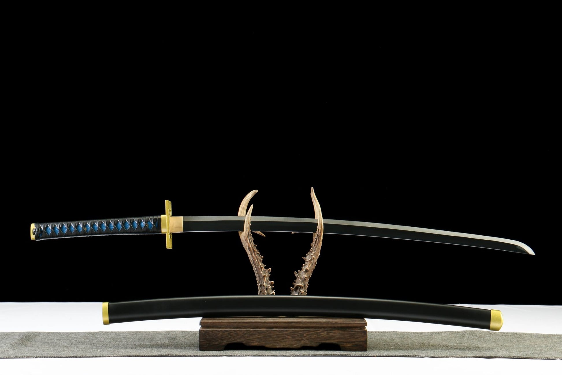 Anime Style Japanese Katana – 1045 Carbon Steel Blade with Blackened Finish - Chinese Sword store