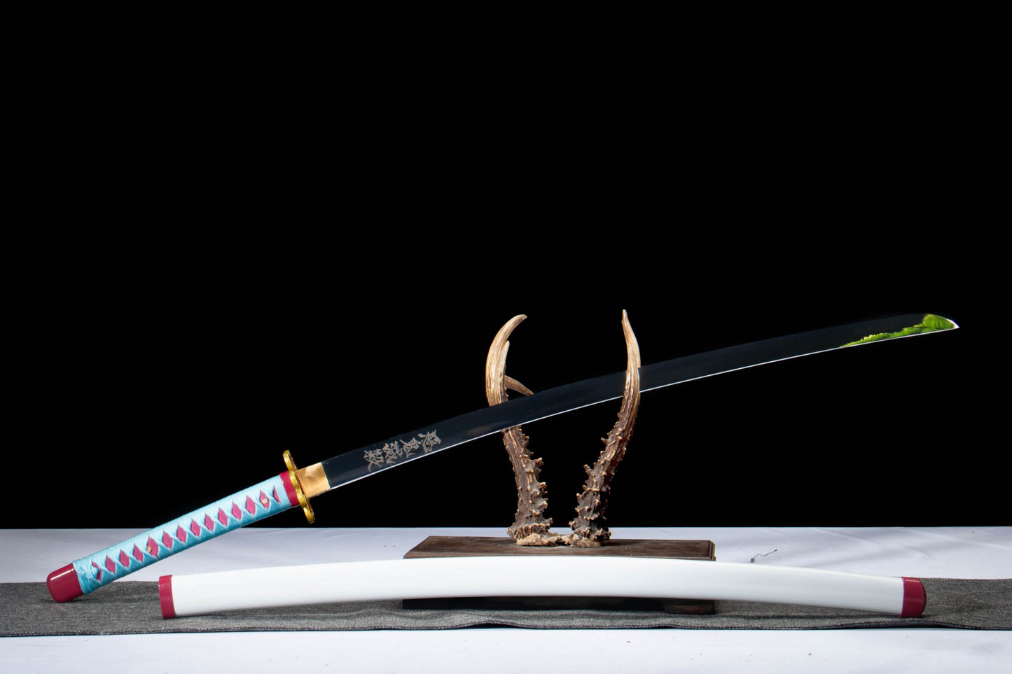 Anime Inspired Katana – 1065 High Carbon Steel, Mirror Black Blade