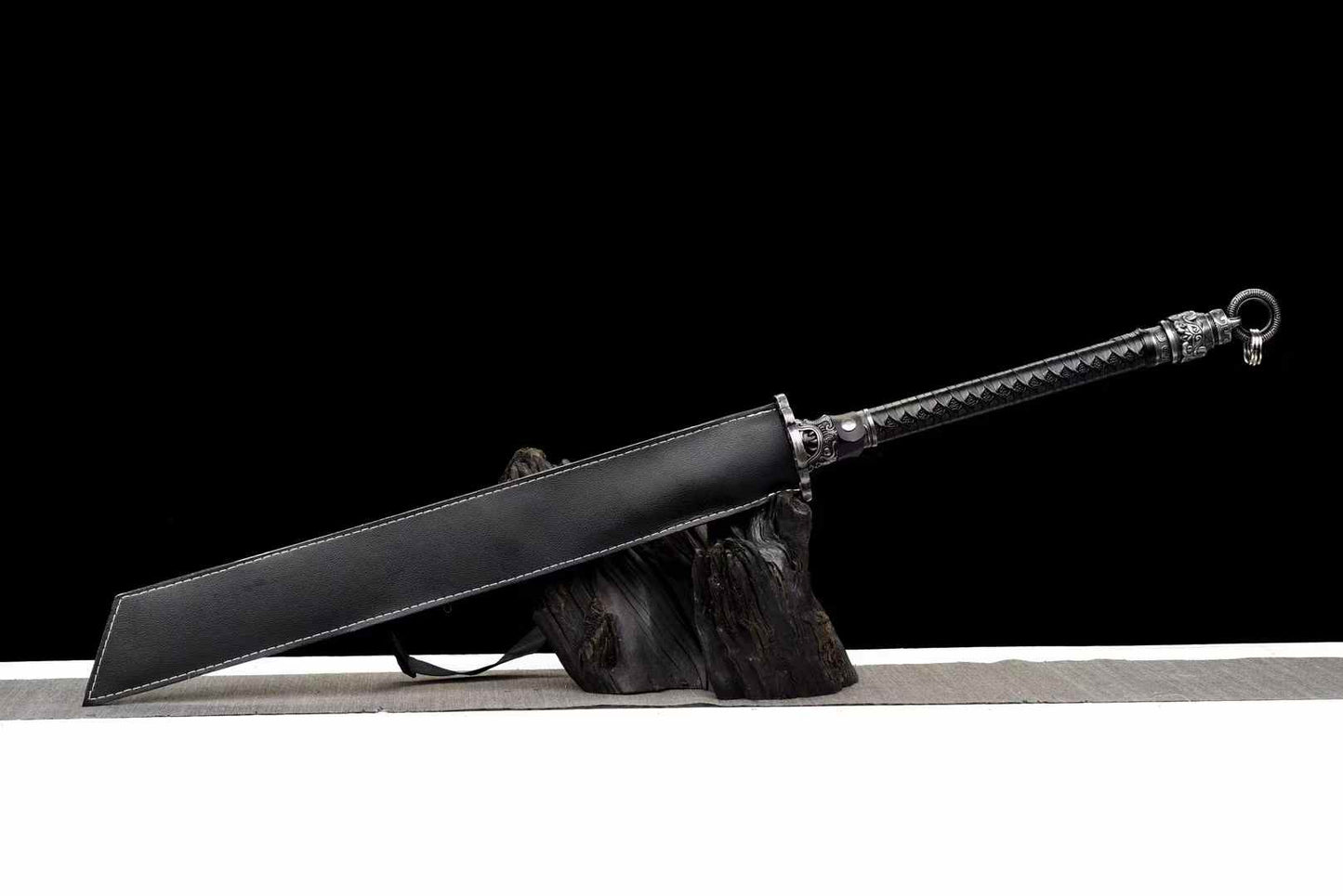 Jinyiwei Saber | Hand-Forged High Manganese Steel Chinese Ming Dynasty Sword with Alloy Fittings & Faux Leather Scabbard