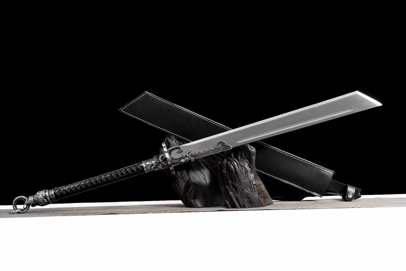 Jinyiwei Saber | Hand-Forged High Manganese Steel Chinese Ming Dynasty Sword with Alloy Fittings & Faux Leather Scabbard