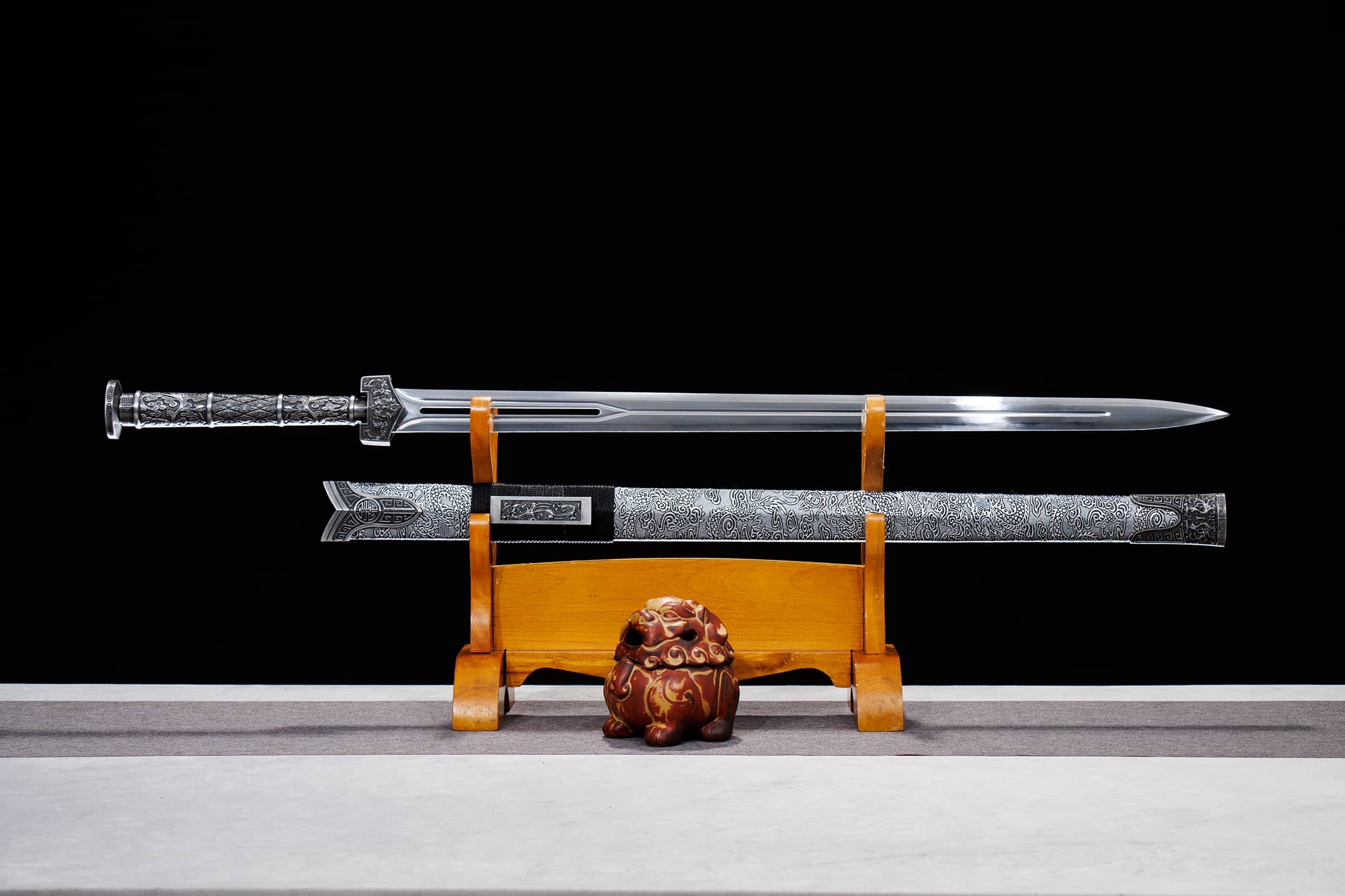 LOONGSWORD 40.2″ Hanjian Chinese Straight Sword – 28.7″ High-Manganes