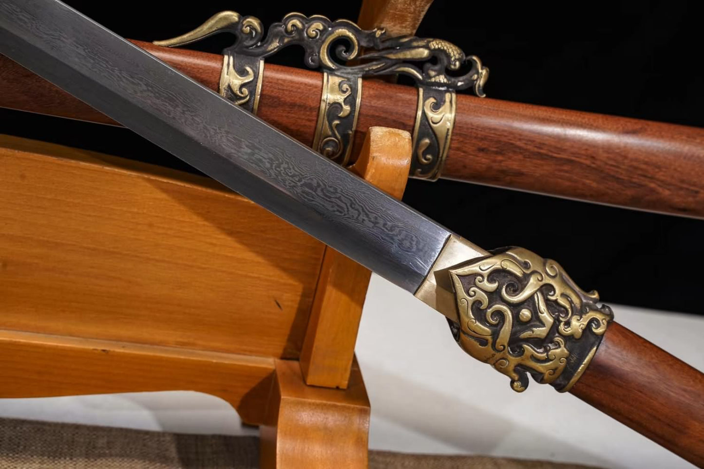 Rosefinch Tang dao Swords-Handcrafted Damascus Steel Blade with Brass Fittings Rosewood Scabbard