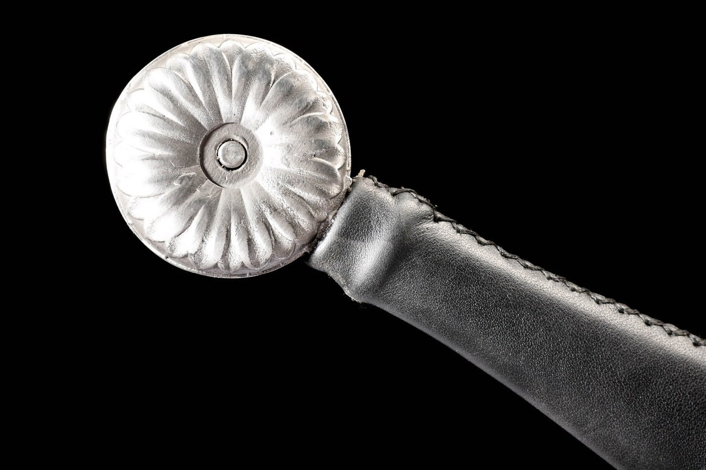 European hand-and-a-half sword round stainless wheel pommel