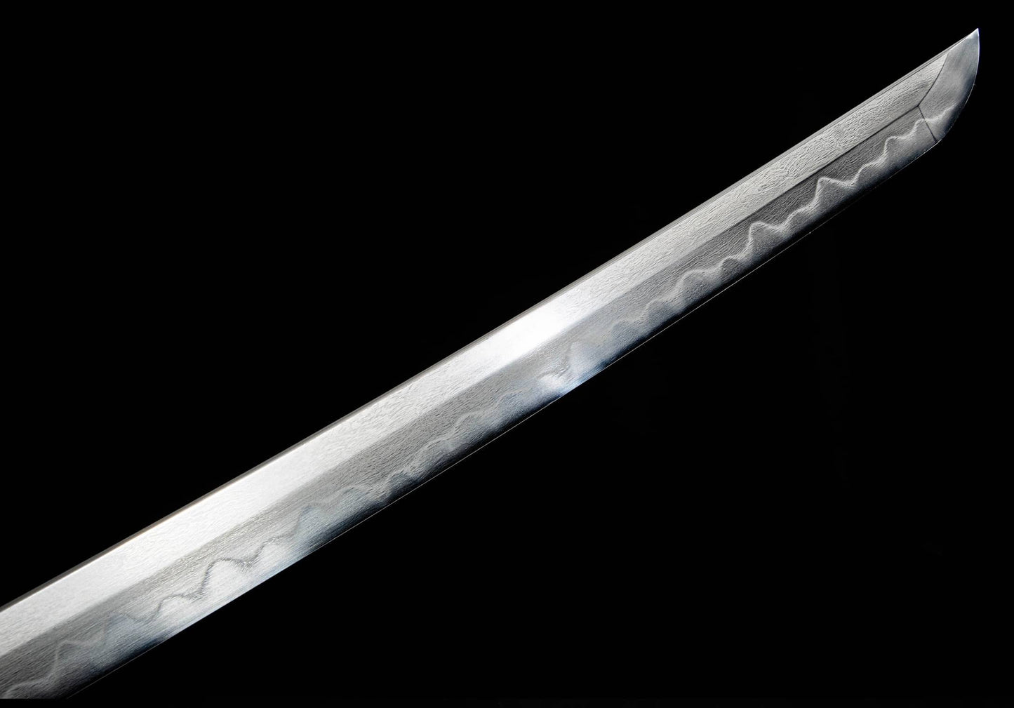 Wootz Steel Hamon Katana – 40.9″ with Black-Gold Lacquer Saya