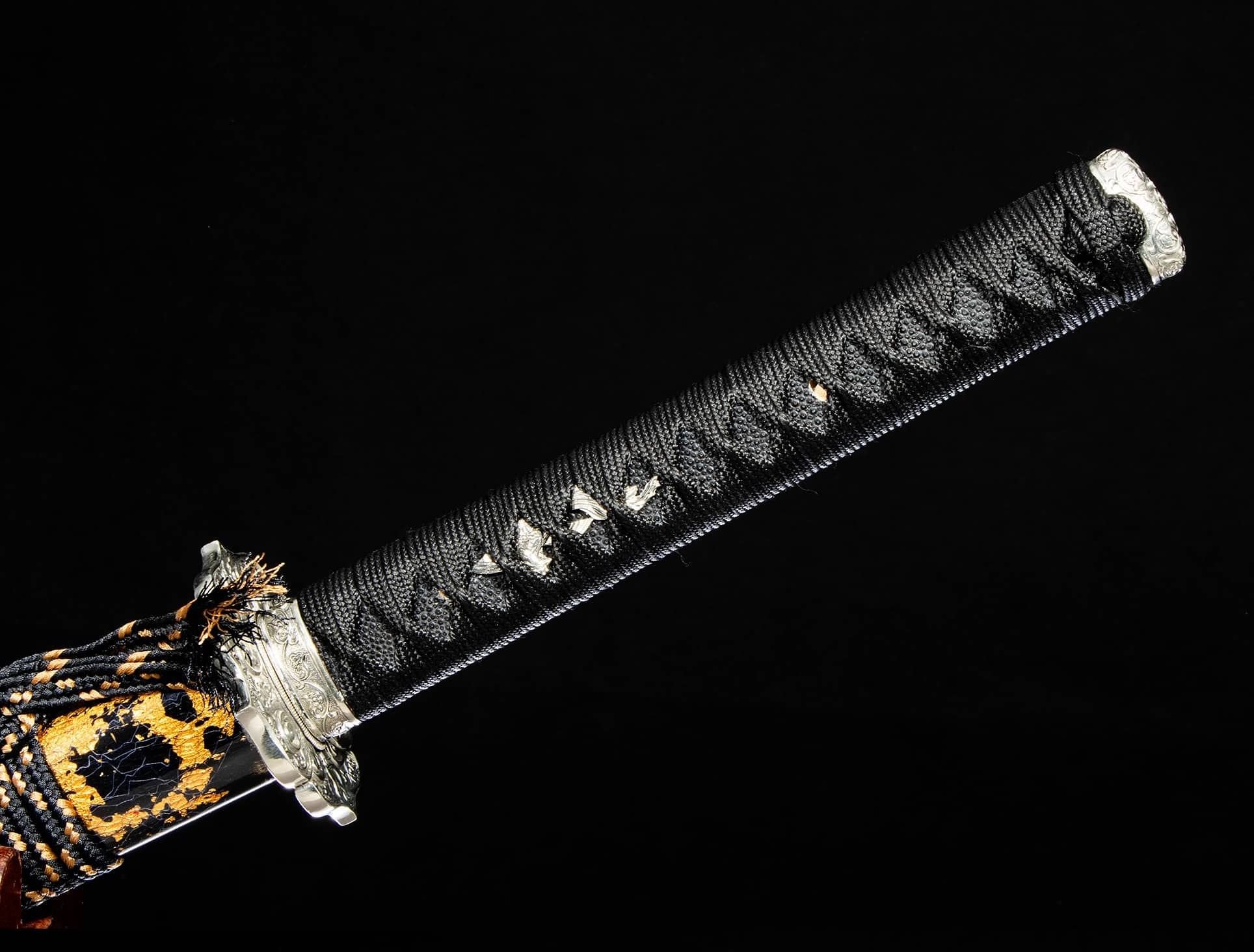 Wootz Steel Hamon Katana – 40.9″ with Black-Gold Lacquer Saya