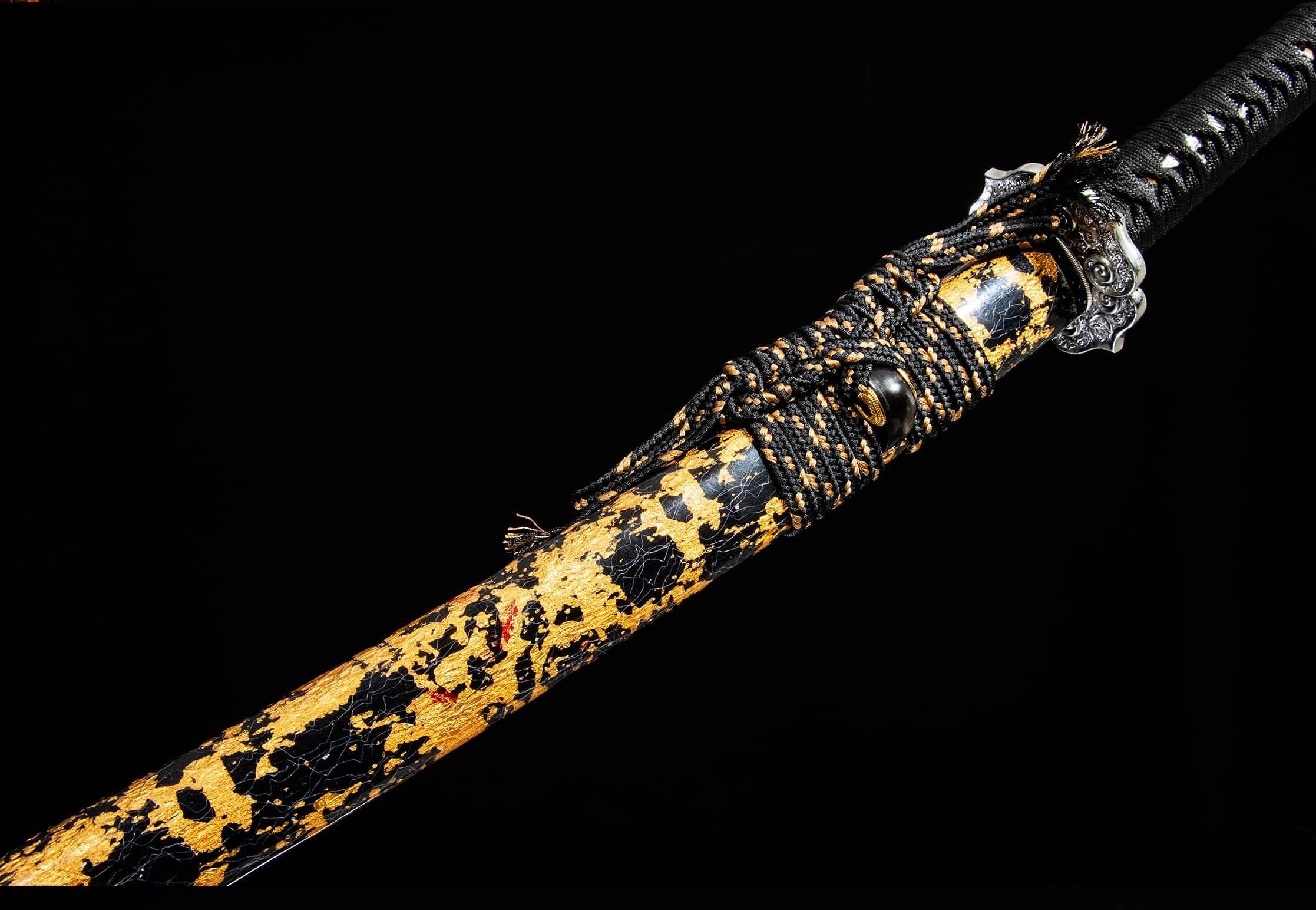 Wootz Steel Hamon Katana – 40.9″ with Black-Gold Lacquer Saya