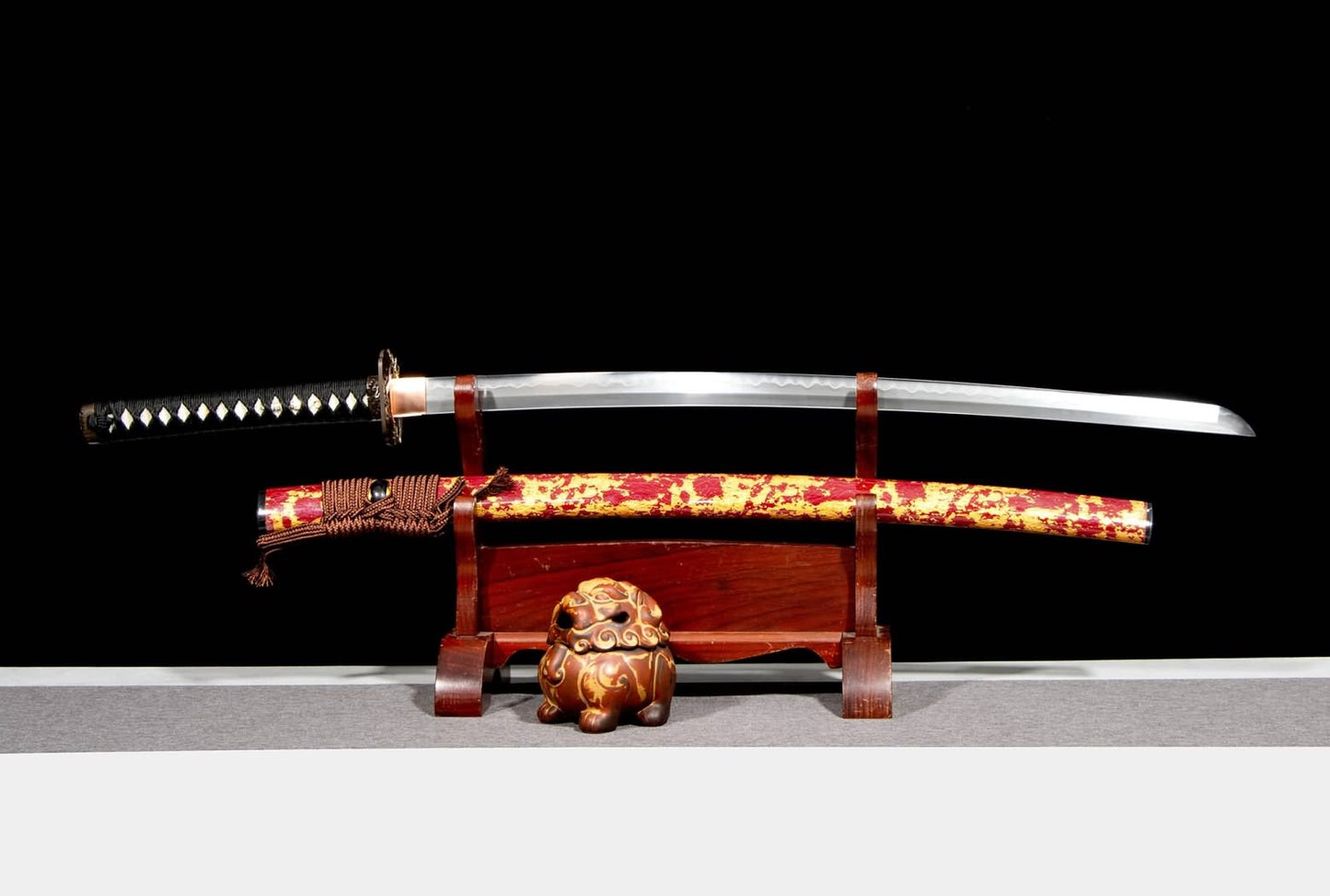 Wootz Steel Hamon Katana – 40.9″ with Red Speckled Lacquer Saya, Gilt Brass & Silver Fittings
