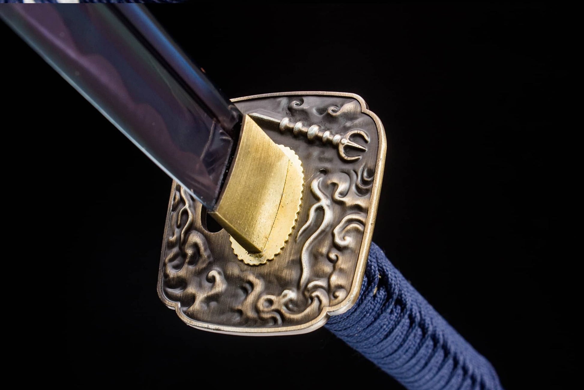 Blue Crackle-Lacquer Saya Katana – 41.1″ Manganese Steel, Indigo Cord Wrap