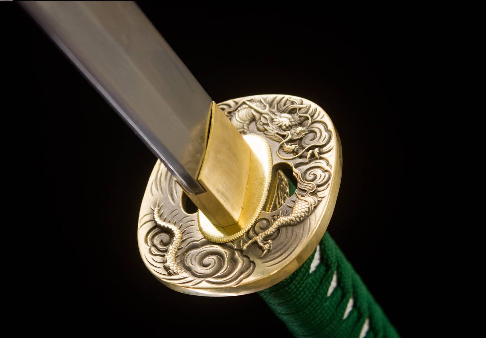 Damascus Hamon Katana – 41.1″ Pattern-Steel Blade, Green Tsuka & Amber Lacquer Saya