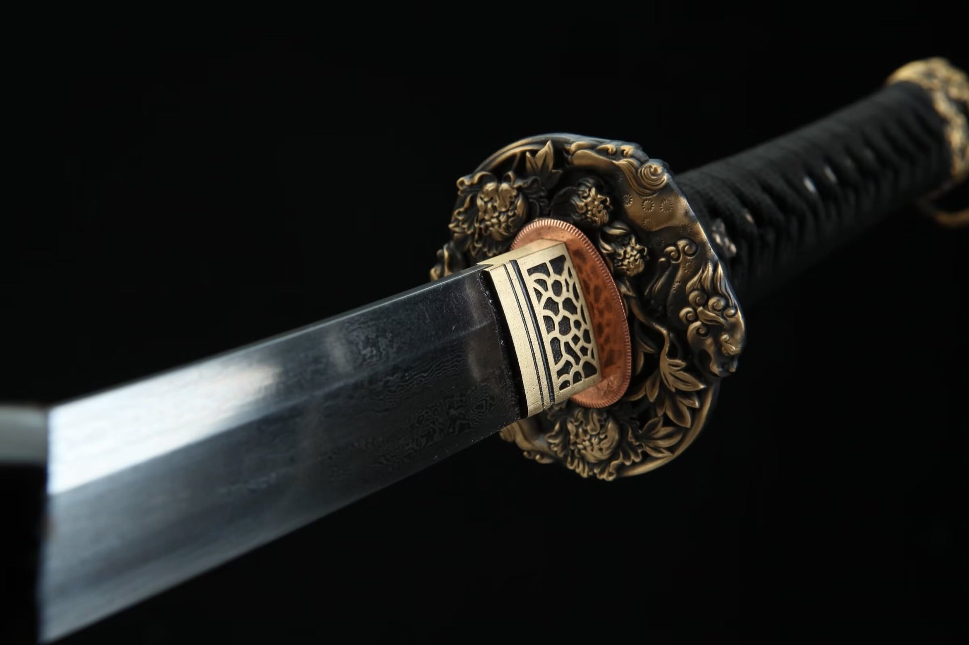 Folded Damascus Tachi — 28.7″ Blade, Ebony Saya, Carved Copper Fittings