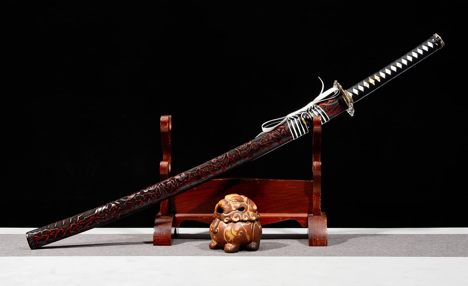 T10 Clay-Tempered Katana – 40.7″ Hamon Blade with Solid-Wood Saya