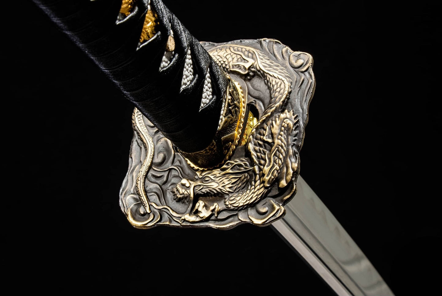 T10 Clay-Tempered Katana – 40.7″ Hamon Blade with Solid-Wood Saya