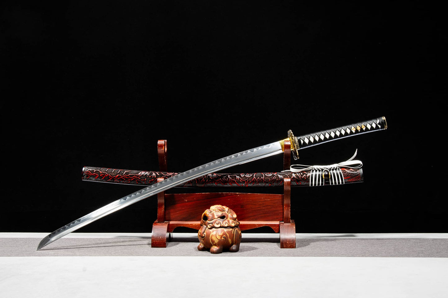 T10 Clay-Tempered Katana – 40.7″ Hamon Blade with Solid-Wood Saya