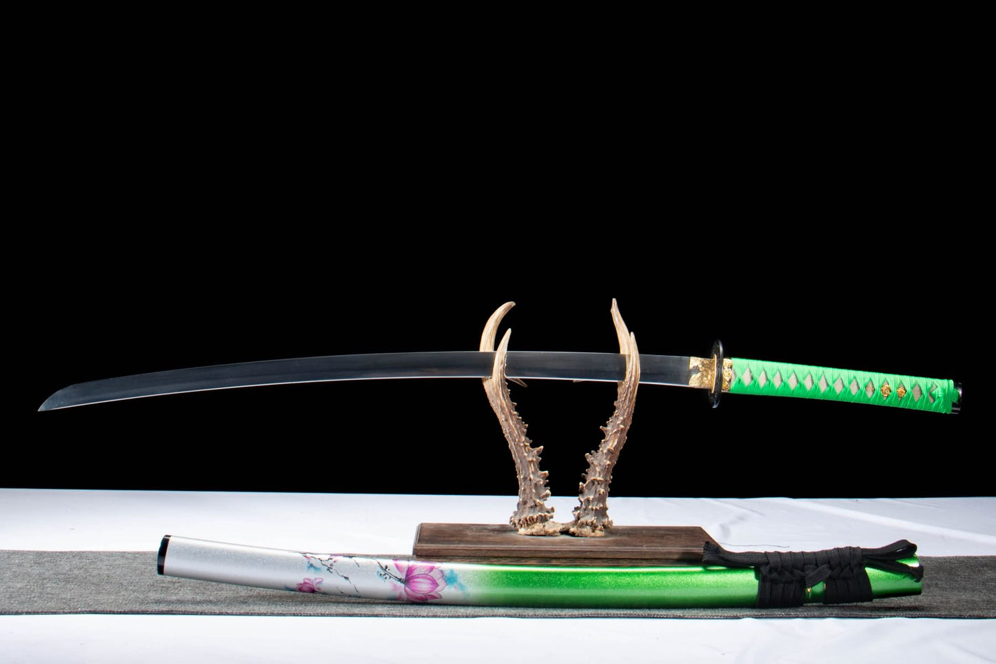 Full lotus katana with 1060 steel blade and painted scabbard