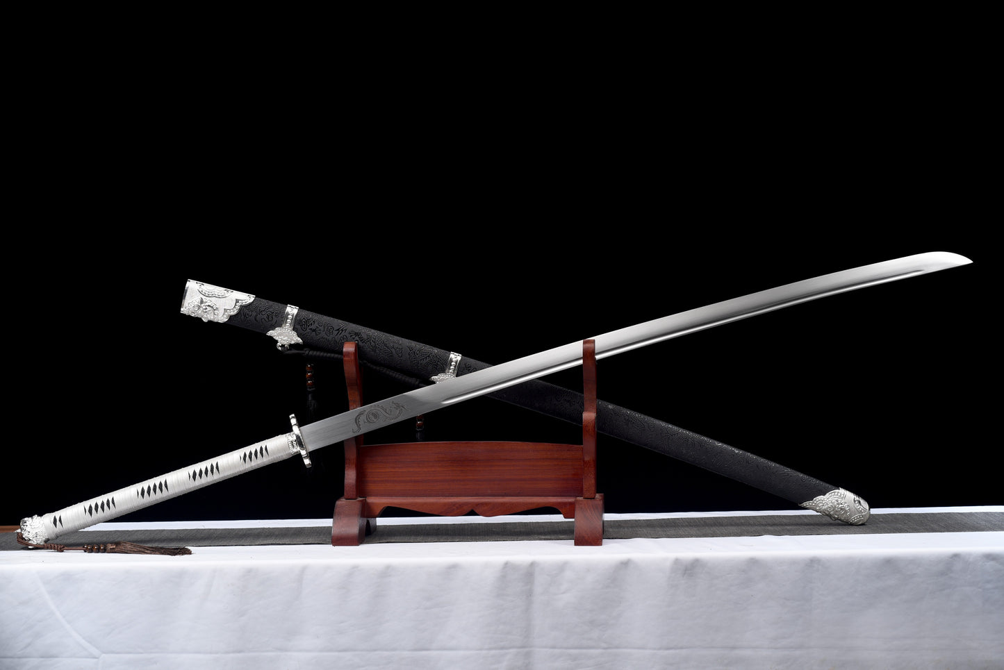 Qiu Long Miao Dao – Hand Forged High Manganese Steel Chinese Long Saber with Dragon Pattern Scabbard