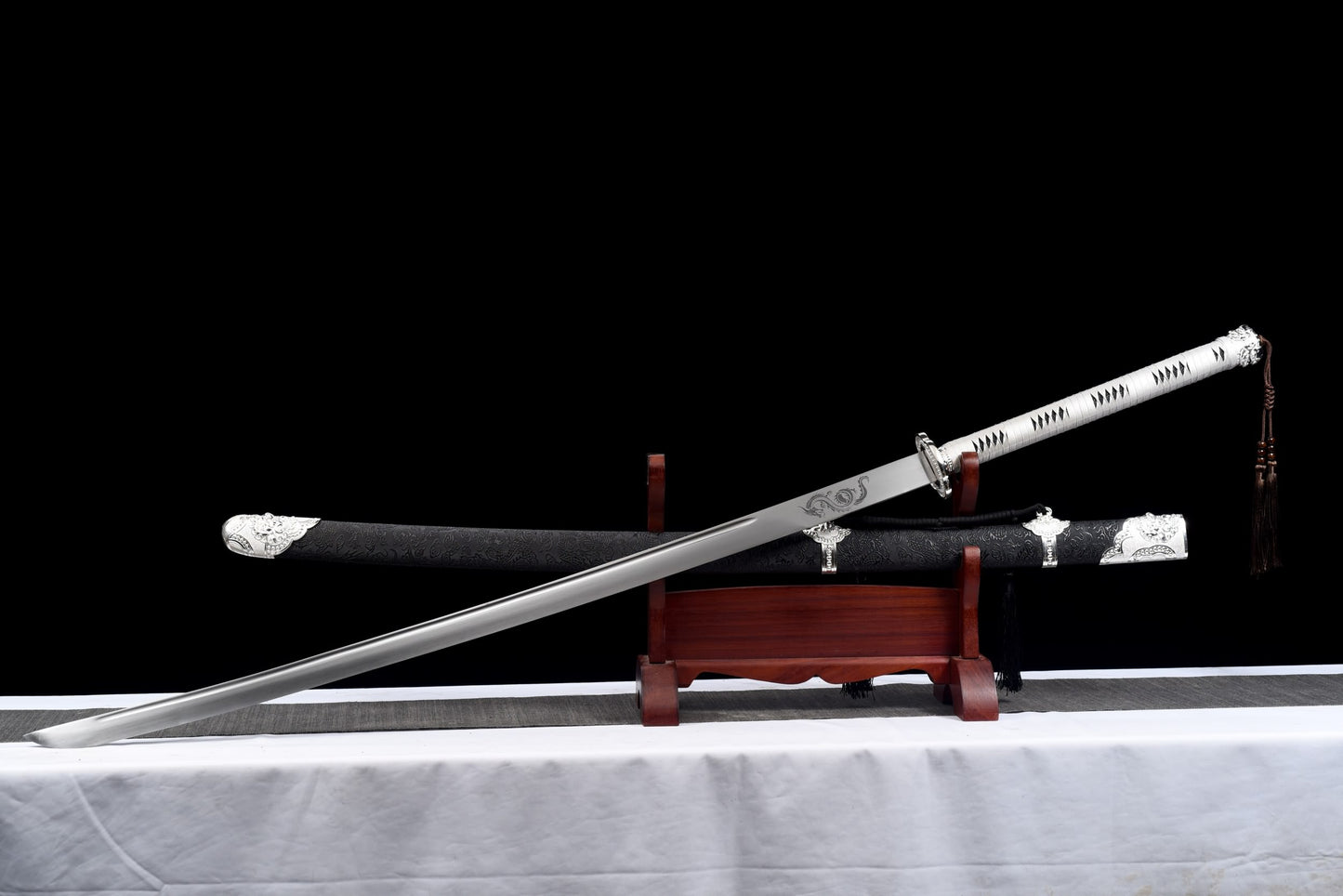 Qiu Long Miao Dao – Hand Forged High Manganese Steel Chinese Long Saber with Dragon Pattern Scabbard