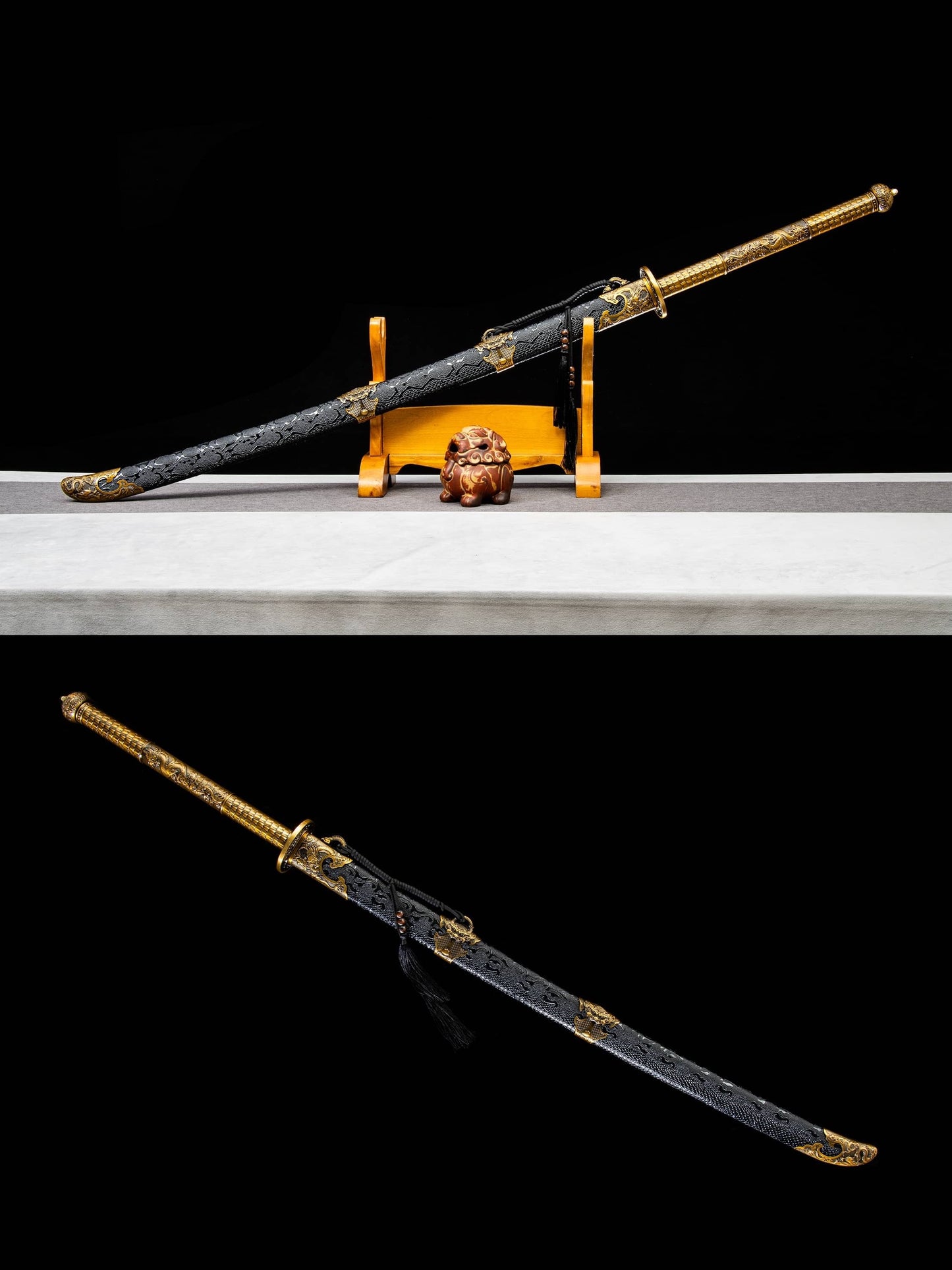 Miao Dao Chinese Broadsword – 55.9″ (142 cm) Manganese Steel Blade & Leather-Wrapped Scabbard