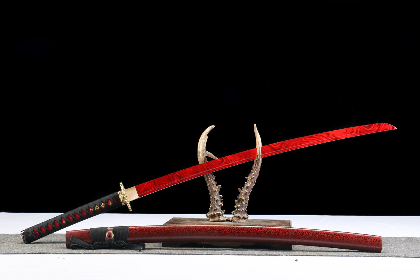 Black Red Snowflake Katana – Hand Forged 1065 High Carbon Steel Japanese Samurai Sword with Crimson Pattern Blade