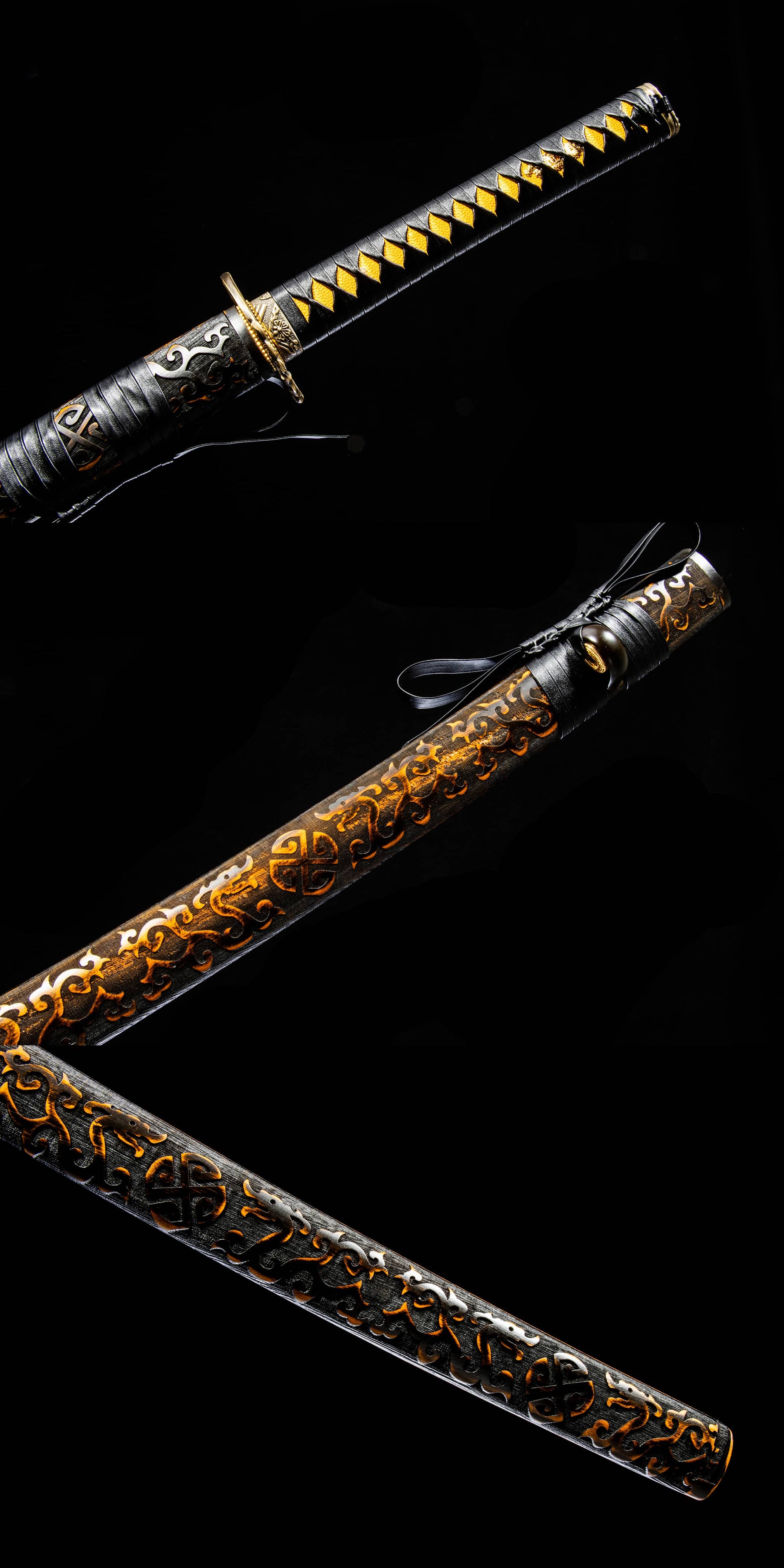 Den Yoshioka Katana – 40.7″ (103.5 cm) Manganese Steel Blade, Lacquered Wood Saya