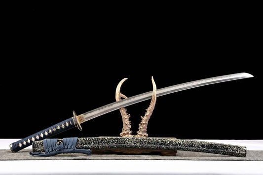 Luxury Hamon Katana – T10 Clay Tempered Blade with Raden Lacquer Scabbard & Gilded Copper Fittings