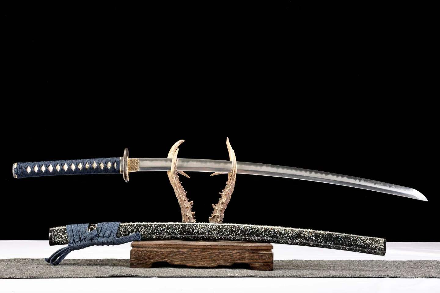 Luxury Hamon Katana – T10 Clay Tempered Blade with Raden Lacquer Scabbard & Gilded Copper Fittings - Chinese Sword store