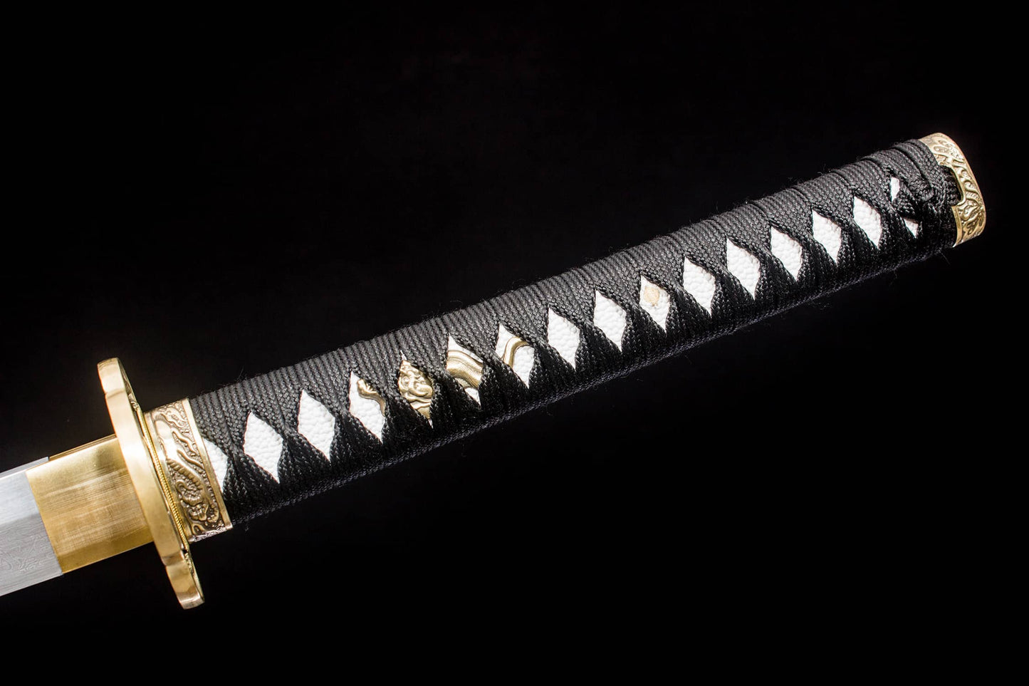 Damascus-Pattern Katana – 40.6″ Pattern-Welded Blade, Black Lacquer Saya & Brass Fittings