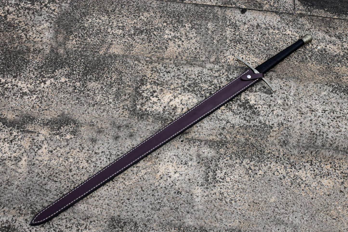 European Longsword – Hand-Forged T10 Patterned Steel Blade with Crossguard & Stitched Leather Scabbard