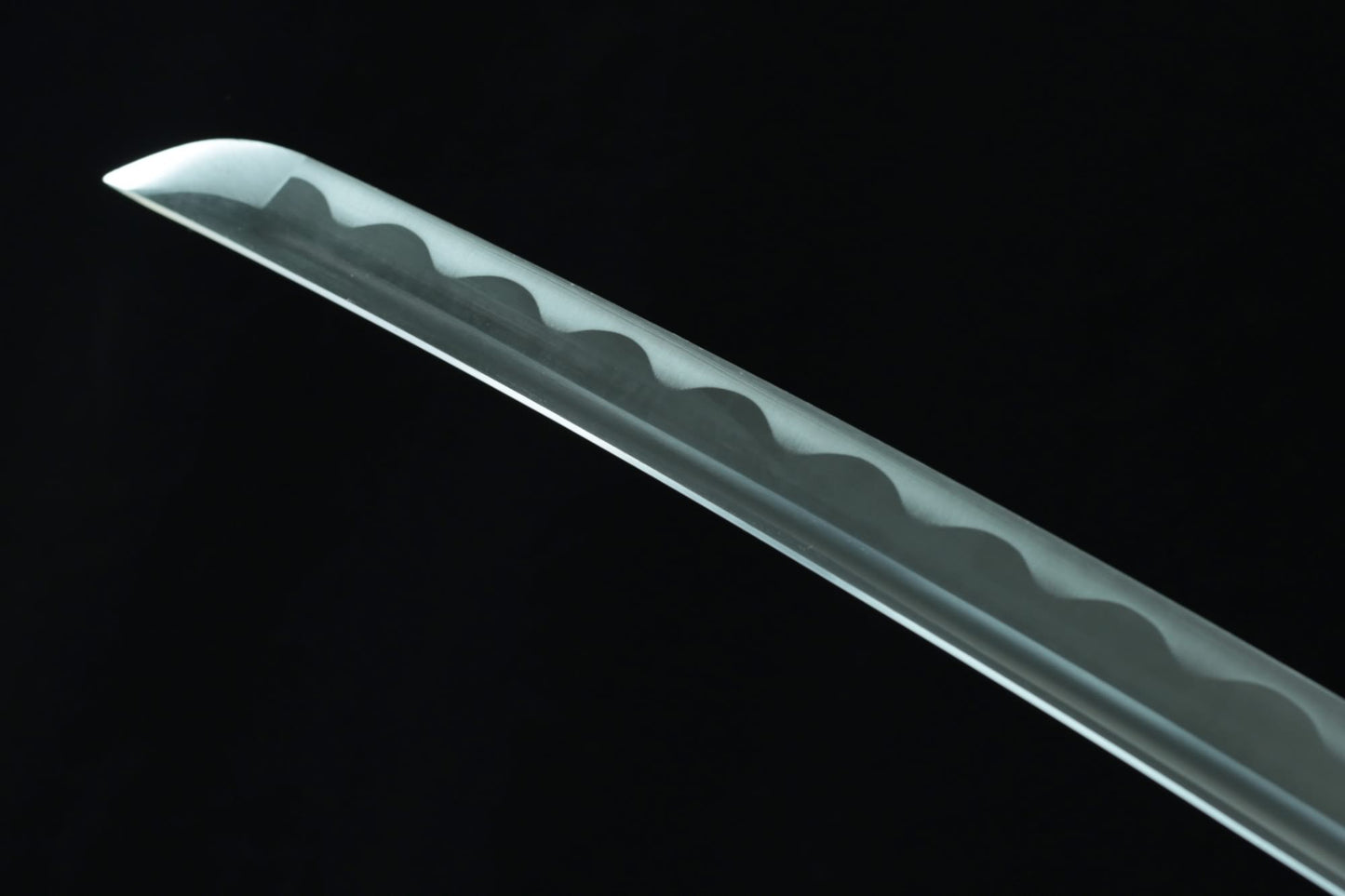 Japanese Tachi Sword – 41.3” Hand-Forged 1045 Steel Blade with Piano-Finish Scabbard