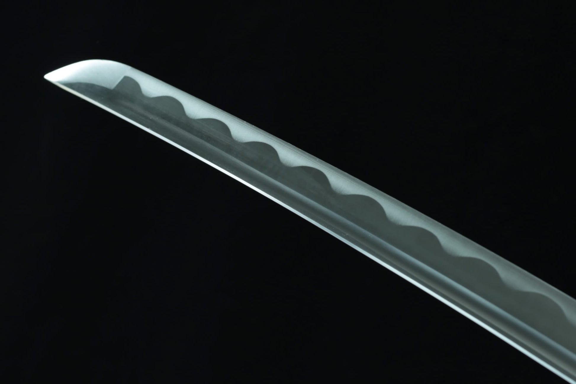 Japanese Tachi Sword – 41.3” Hand-Forged 1045 Steel Blade with Piano-Finish Scabbard